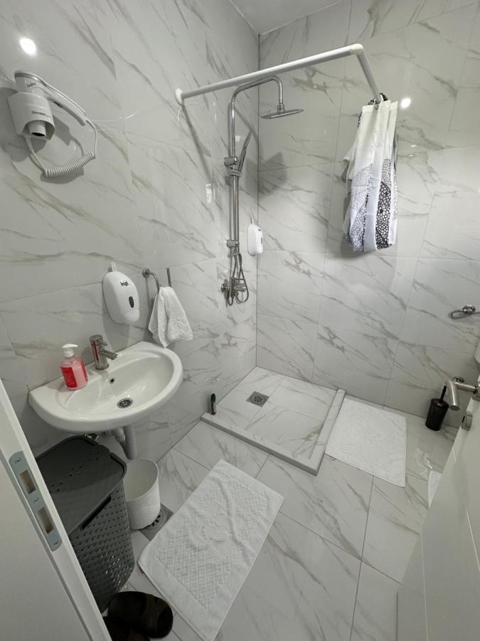 Ciom Apartment Matuzici Exteriör bild